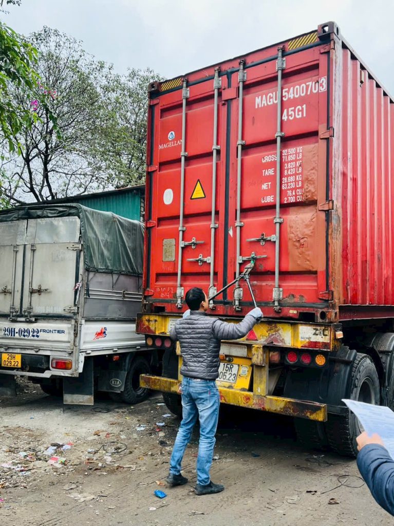 Vận chuyển container đường bộ của Hoàng Phát