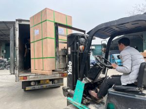 Nên chọn vận tải đường bộ hay đường sắt?