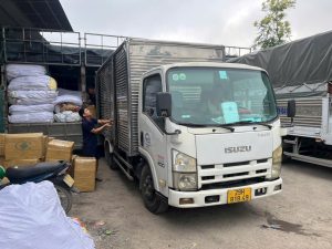 Thuê xe tải hay gửi hàng ghép thì tốt hơn?